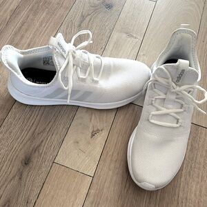 Women’s Adidas Cloudfoam White Athletic Slip On Sneakers Size 7